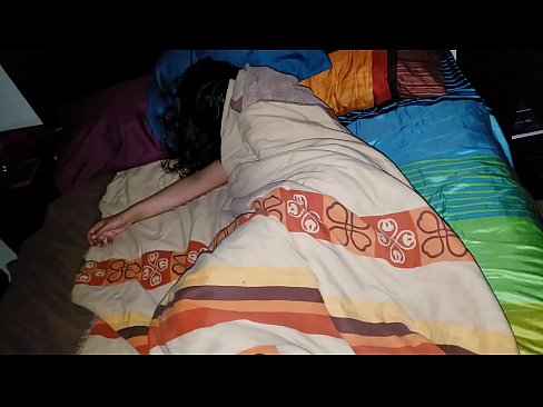 ❤️ Kasupoeg sõimab oma noort kasuema, kui ta magab. ️❌ Kaunis porno at et.pornovore.ru